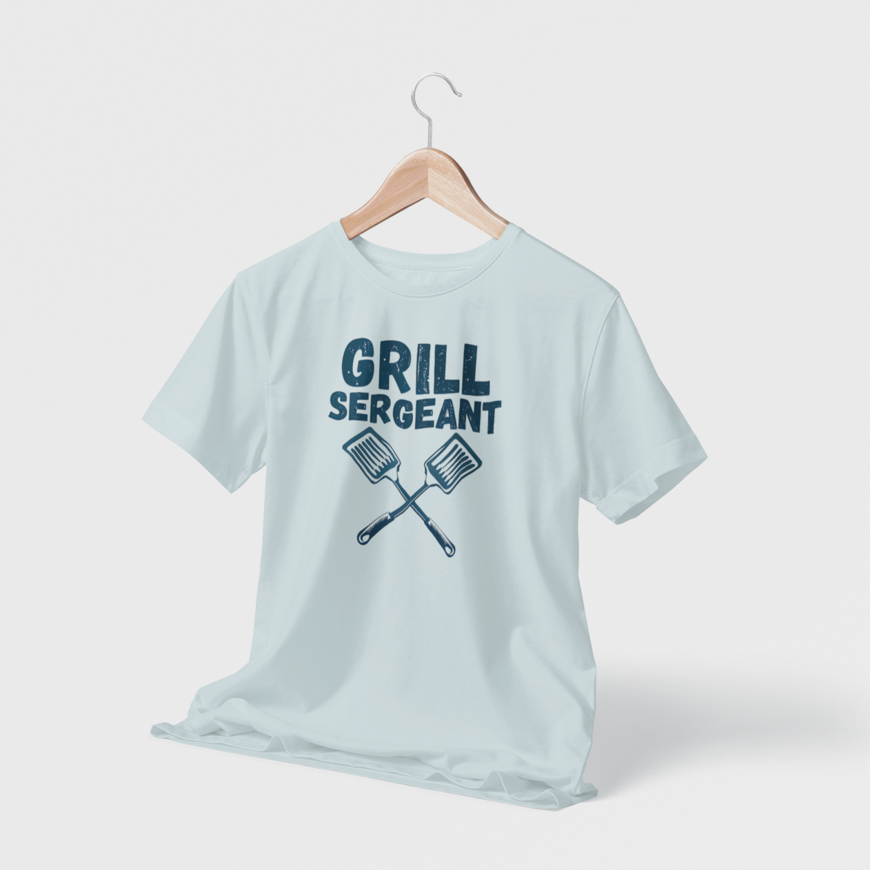 After Five Designs - Venta al por mayor Camiseta estampada - Hombre - Camiseta divertida de Día del Padre "Sargento de la Parrilla" para papás.1