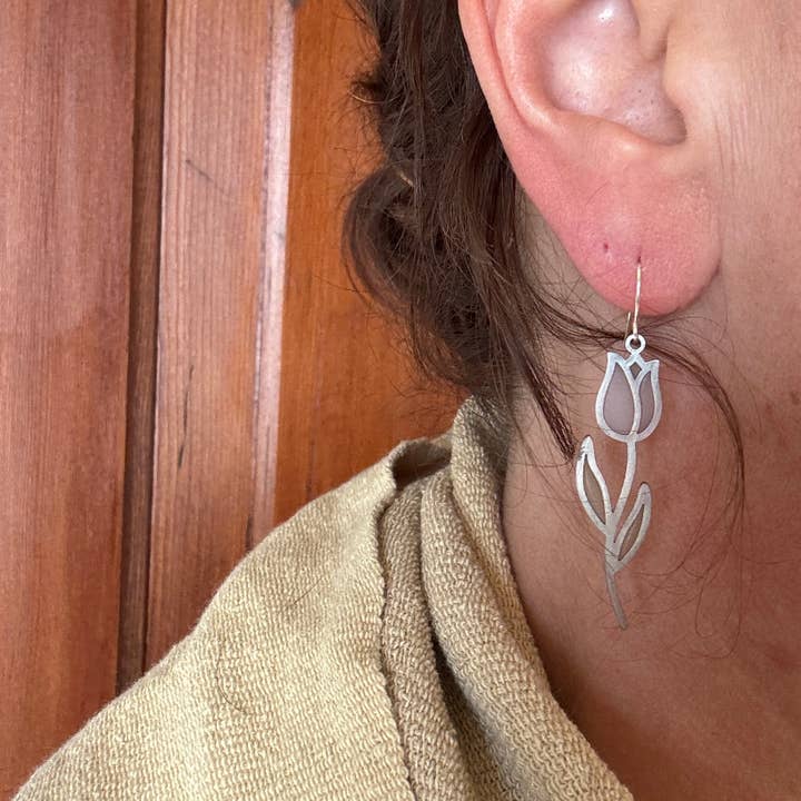 Posy // Øreringe i farvet glas harpiks for engroshandel hos Wild Lupine Folkcraft