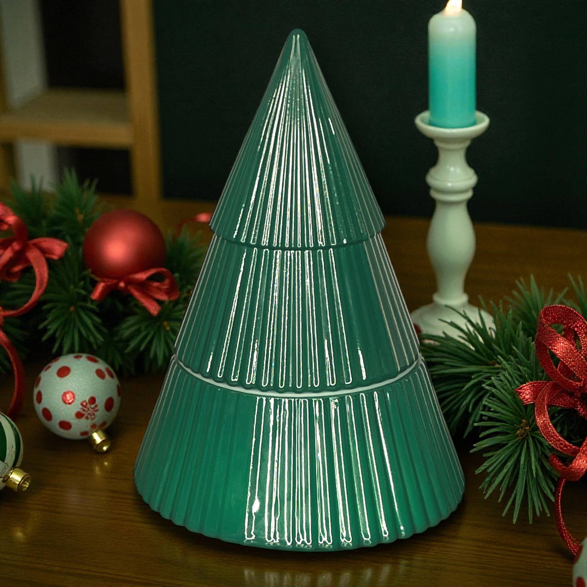 Cabaña de Navidad - Vela en Tarro de Vidrio Verde con Forma de Árbol -  Festivo al por mayor para tu tienda - Faire, image size:2000x2000