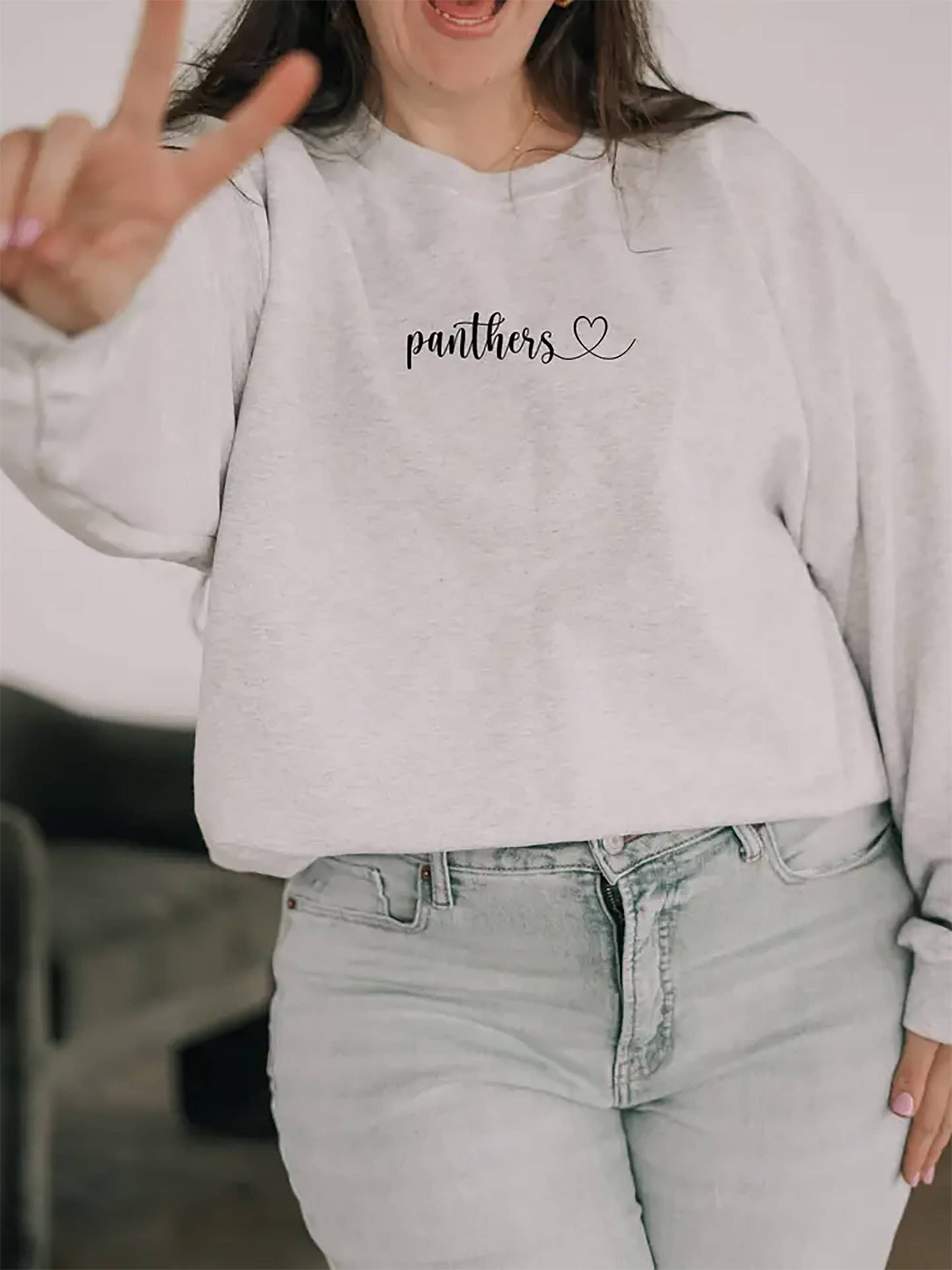 One Nine – wholesale Sweatshirt med tryck - Dam – Skräddarsydd text med hjärta sweatshirt - fram och bak2