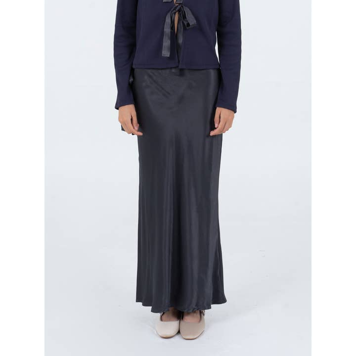 Neoma skirt for wholesale by CARMEN SAYS