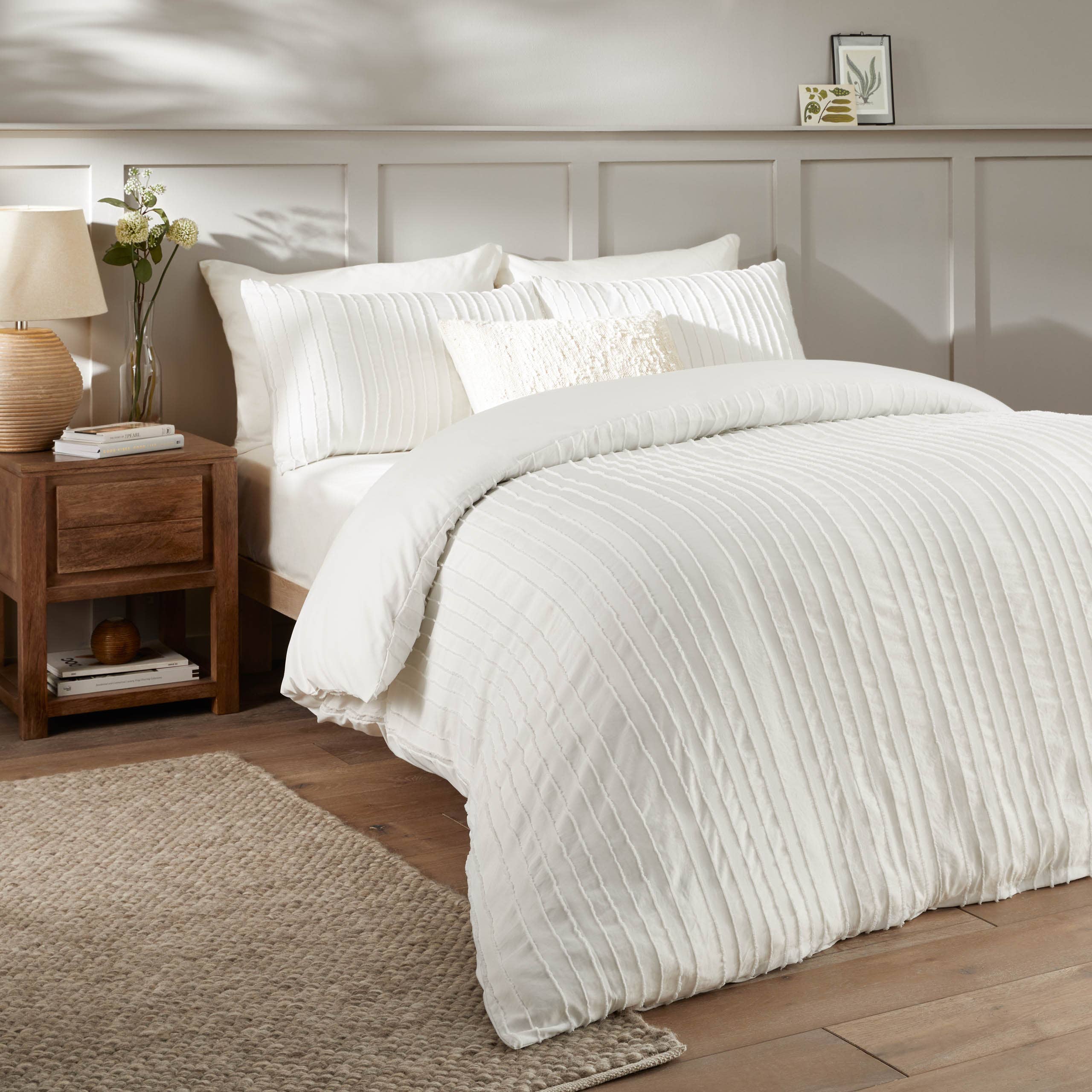 Harrison Stripe Tufted Soft Touch Duvet Cover Set White for wholesale on Faire0