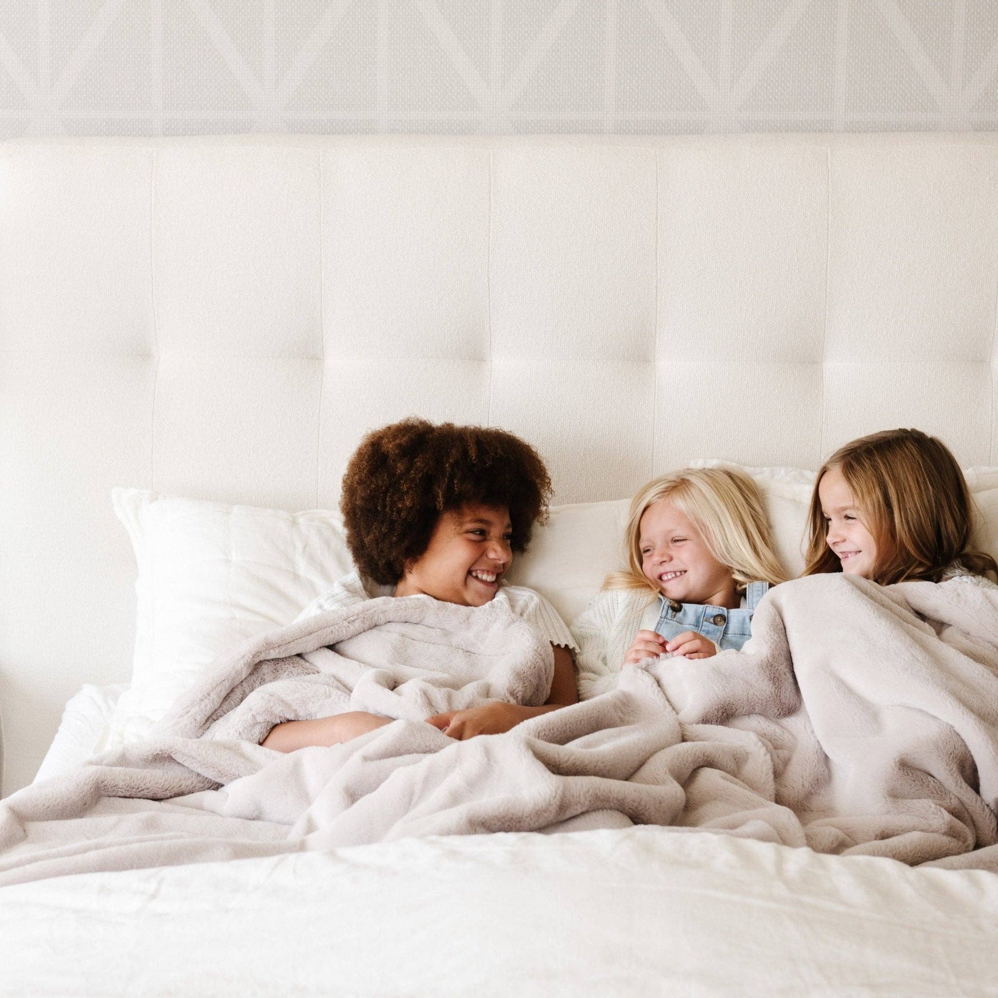 Saranoni - Wholesale Bedding Blanket - FAUX FUR KING BLANKETS10