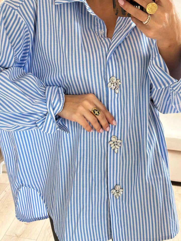 Chemisier surdimensionné à rayures Celeste avec diamants - Bleu pour la vente par Catwalk Wholesale