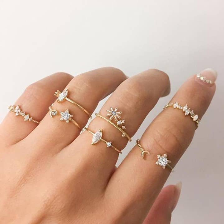 5-teiliges Sternen-Ringset mit Kristallen, 18K vergoldet für den Großhandel von Golden NYC Jewelry