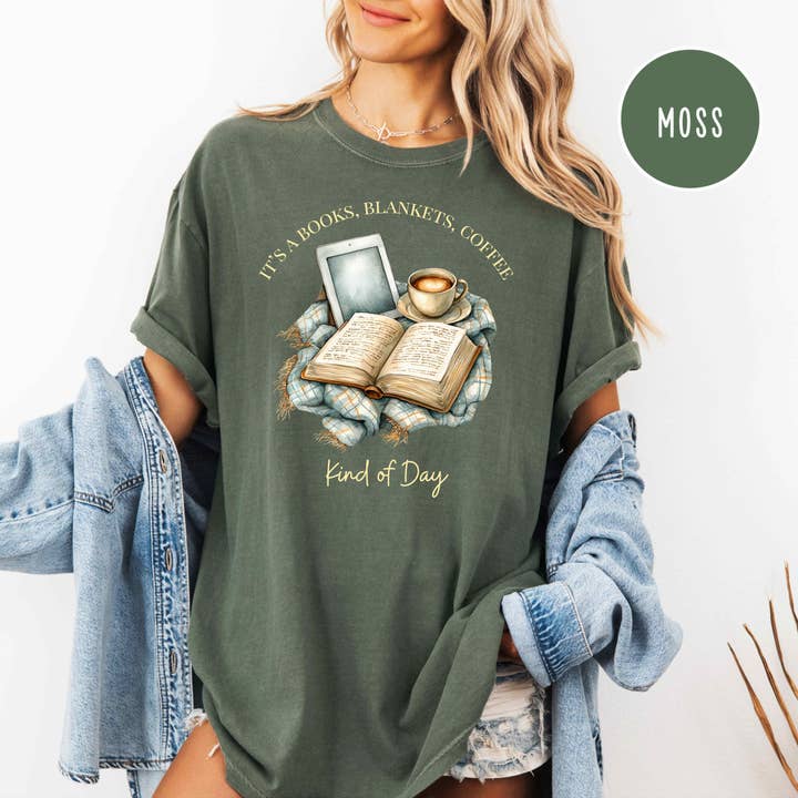 Journée de livres, couvertures et café confortable - T-shirt unisexe Comfort Colors pour la vente par CindyL Boutique