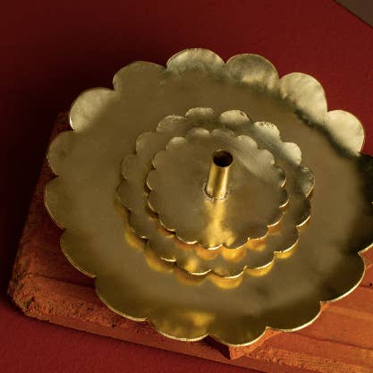 Porte-encens en laiton en forme de lotus pour la vente par Né Nepal