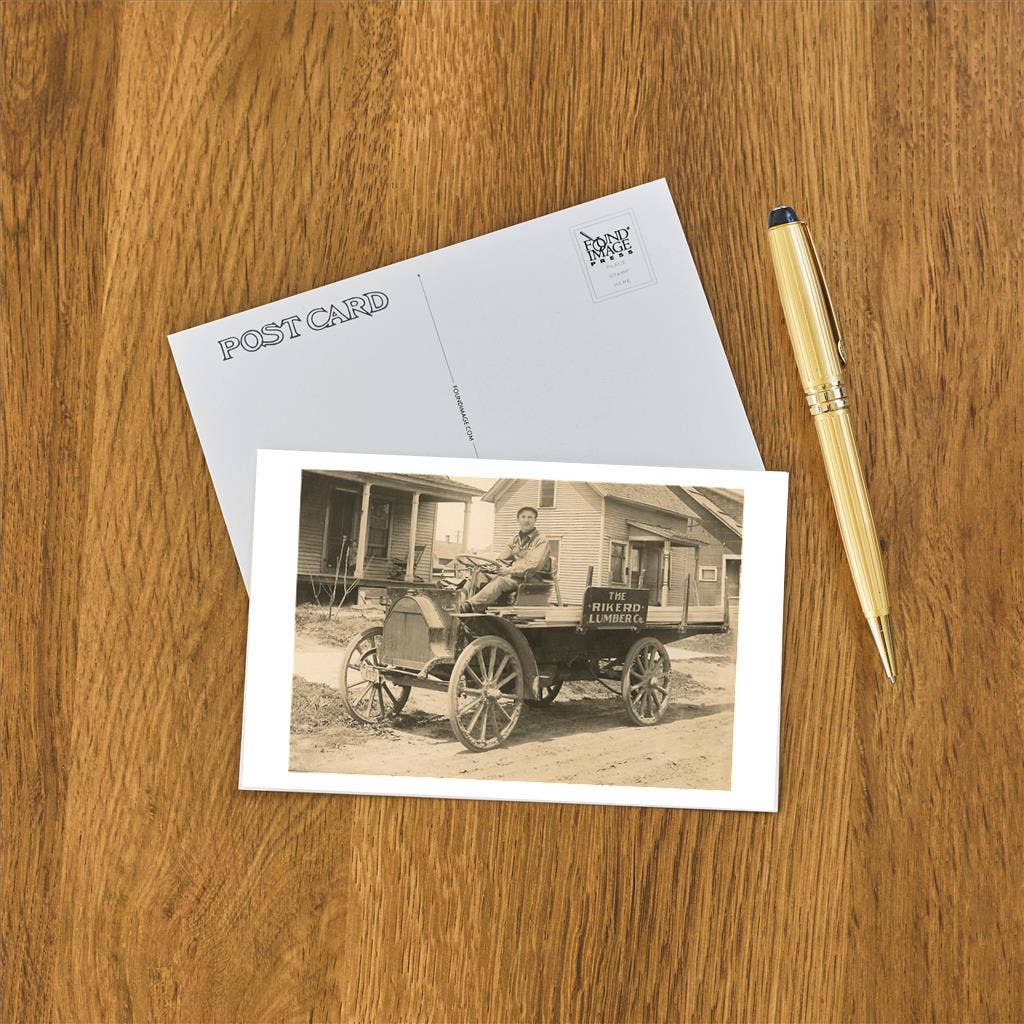 Found Image Press - Vendita all'ingrosso Cartoline - Cartolina AA-09 Rappresentante di Vendite di Legname Vintage1