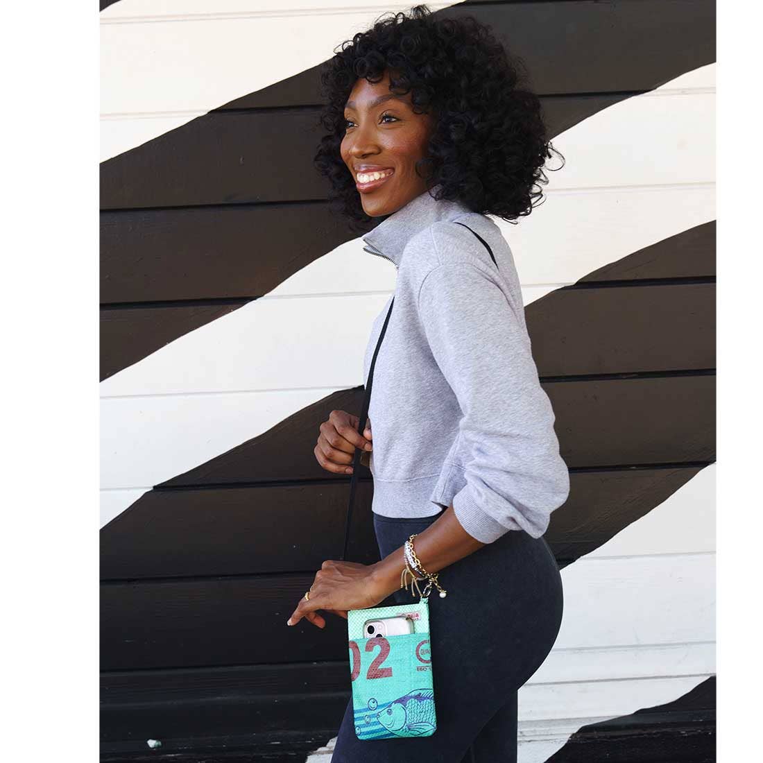 Malia Designs - Vente Sac à bandoulière – femme - Mini sac à bandoulière pour téléphone recyclé - sac de voyage léger5