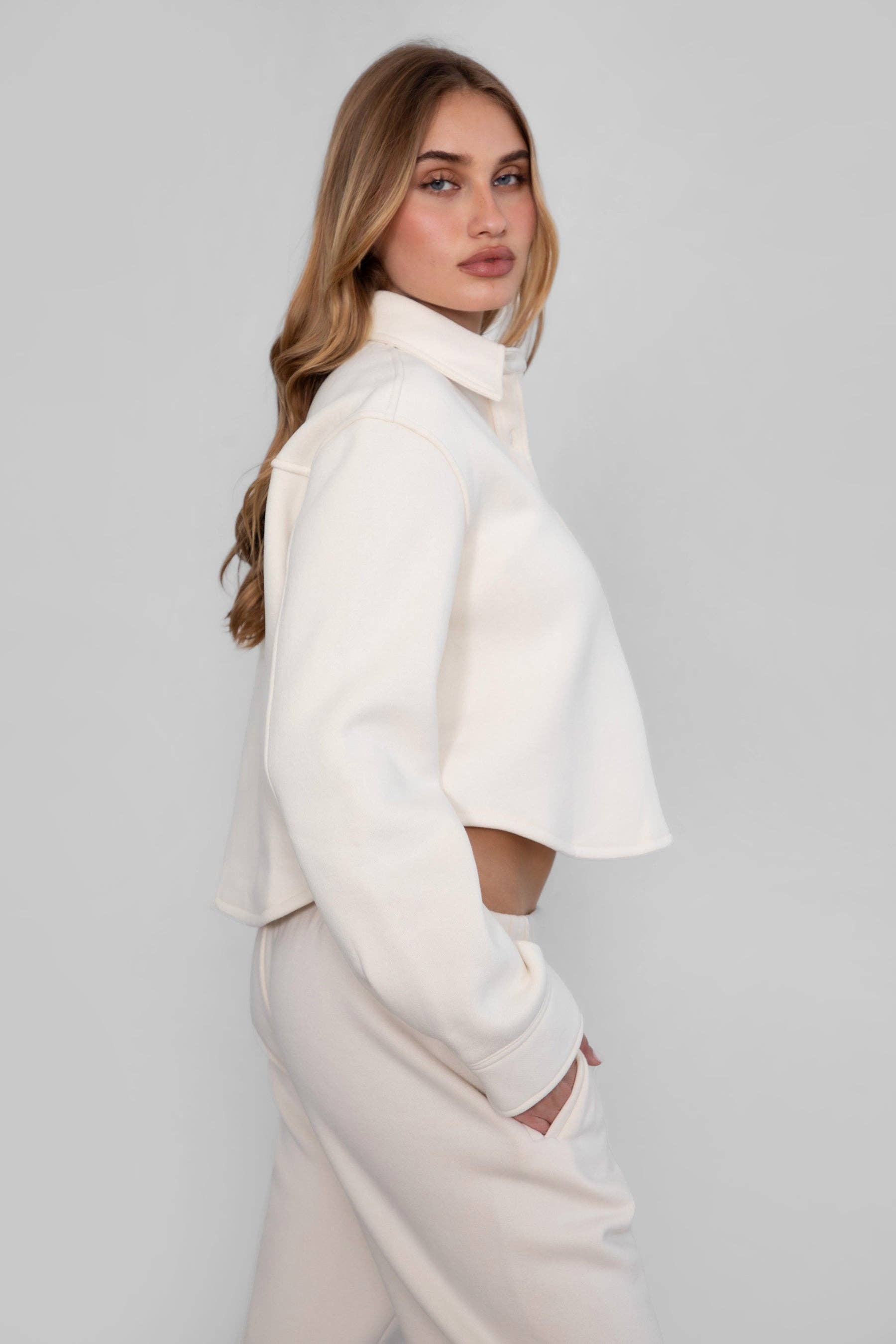 TICTOC - Wholesale Shirt Jacket/Shacket - Women's - JENNIE  Plush Fleece Lounge Cropped Button Shirt Shacket16