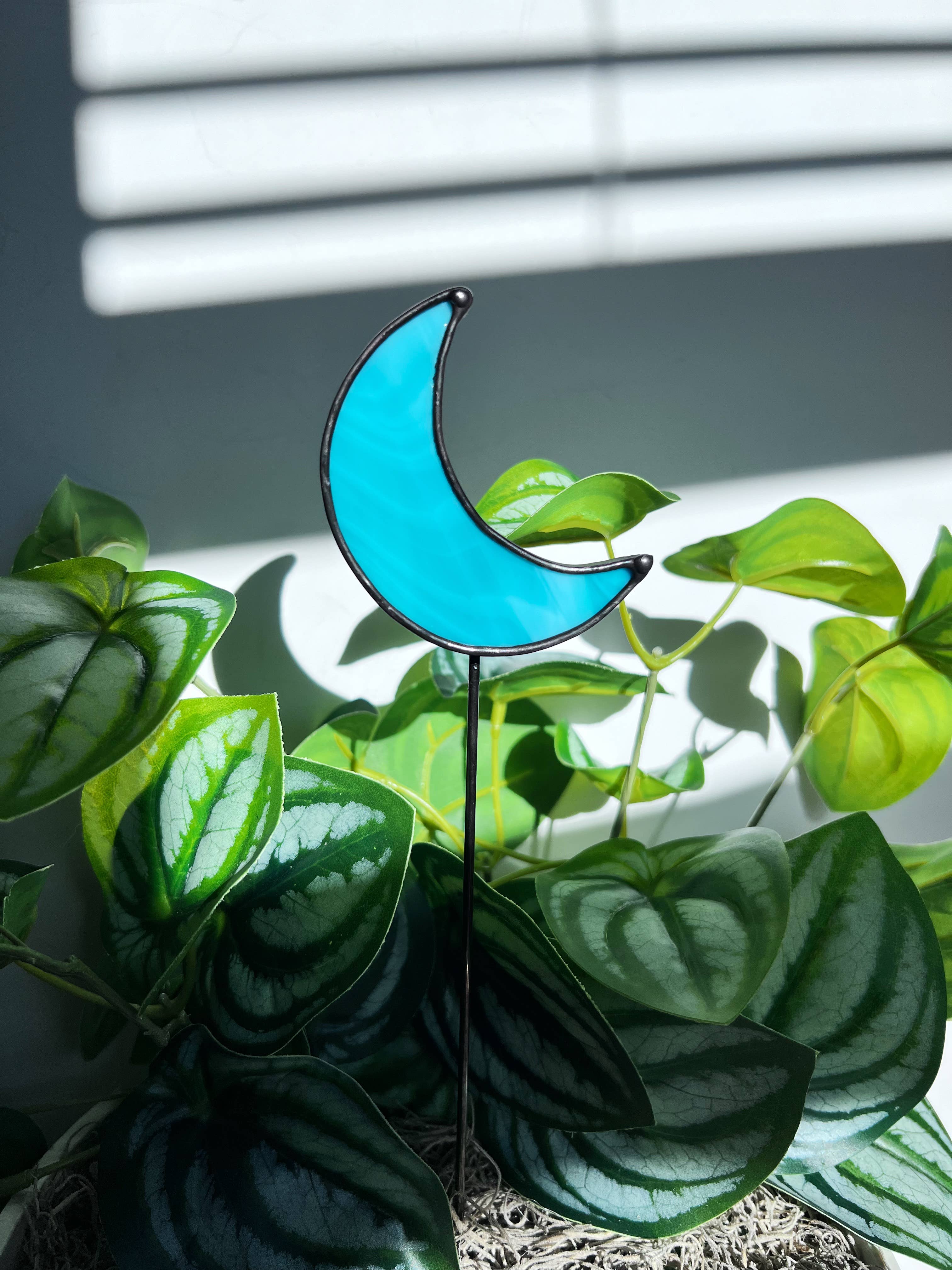 Wild Bloom Glass - Wholesale Garden/Lawn Stake - Half Moon Plant Stake Stained Glass | Plant Accessories1