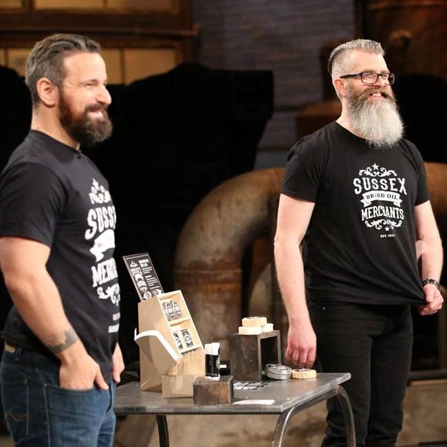 The Sussex Beard Oil Merchants – Großhandel Bartpflegeprodukte – Original Bartöl für Männer — natürliches Pflegeöl.