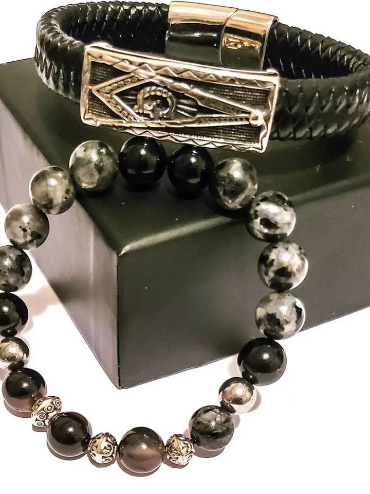 Ensemble de bracelets maçonniques en argent pour hommes pour la vente par L. Styles, LLC