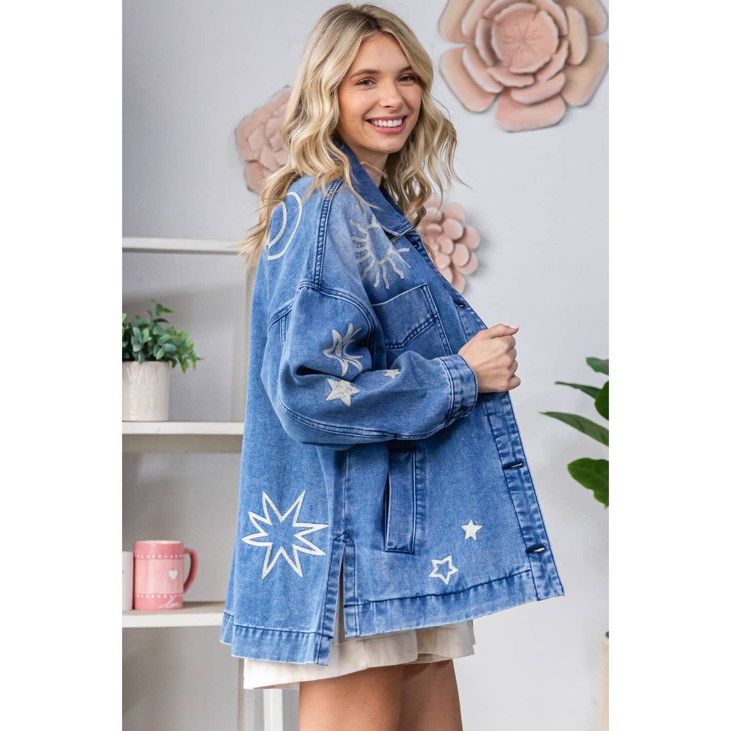 Lavaggio medio Giacca in denim ricamata in vendita all'ingrosso su Faire6