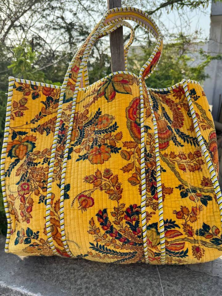 Gul sammetspåse Blommig tryckt väska Kvinnor marknadsshoppingväska för wholesale av GYPSY STUDIO