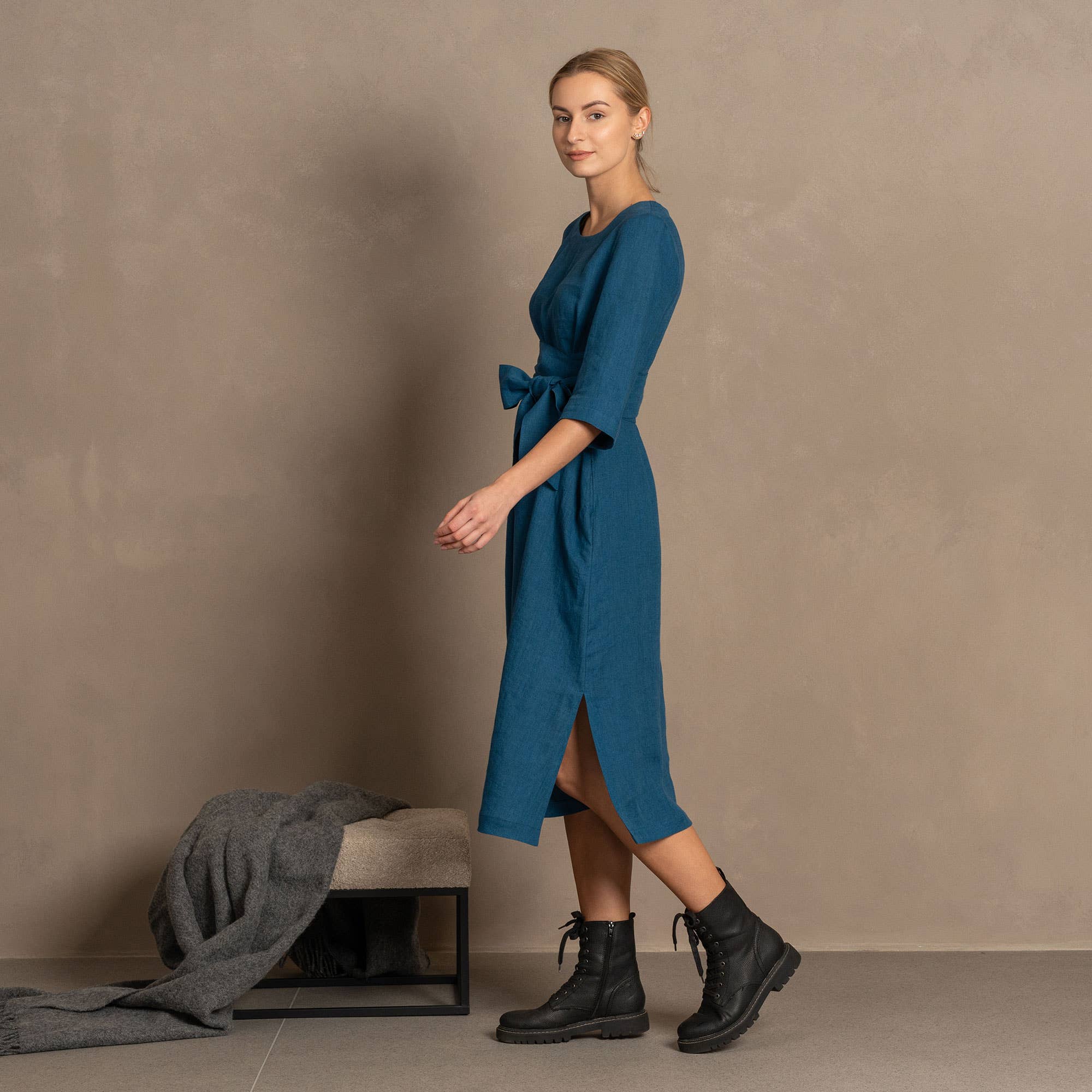 menique - Wholesale Jurk - Dames - Linnen jurk met 3/4 mouwen en obi-riem Miley – zomerjurk11