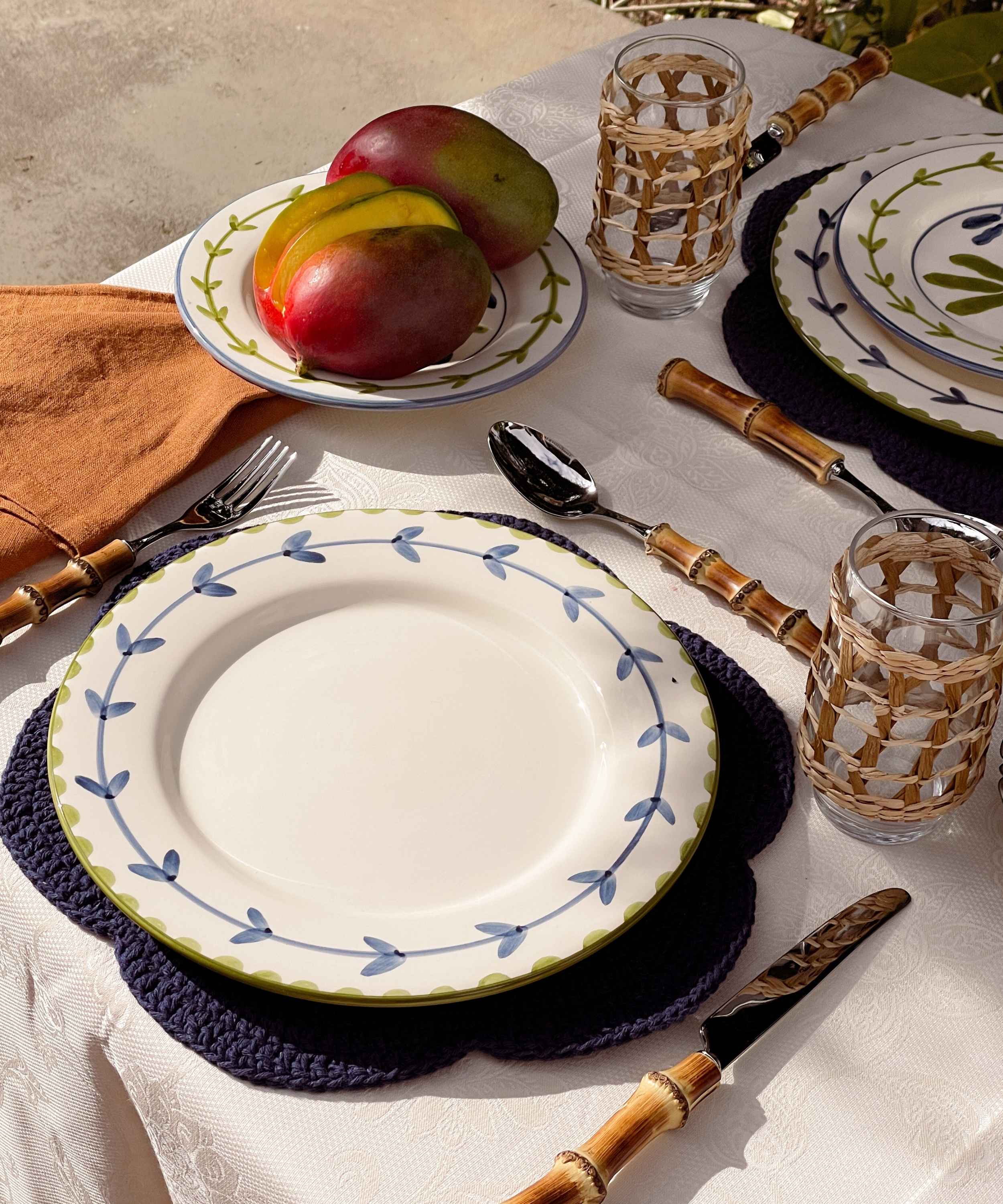 Valsa Home - Wholesale Dinner Plate - Banana Dinner Plate - WS1