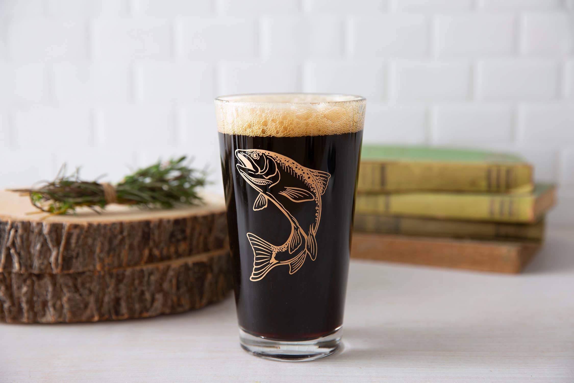 Counter Couture – Engroshandel Drikkeglas/kop – Ørred Design Pint Glas til Fiskeri Entusiaster4