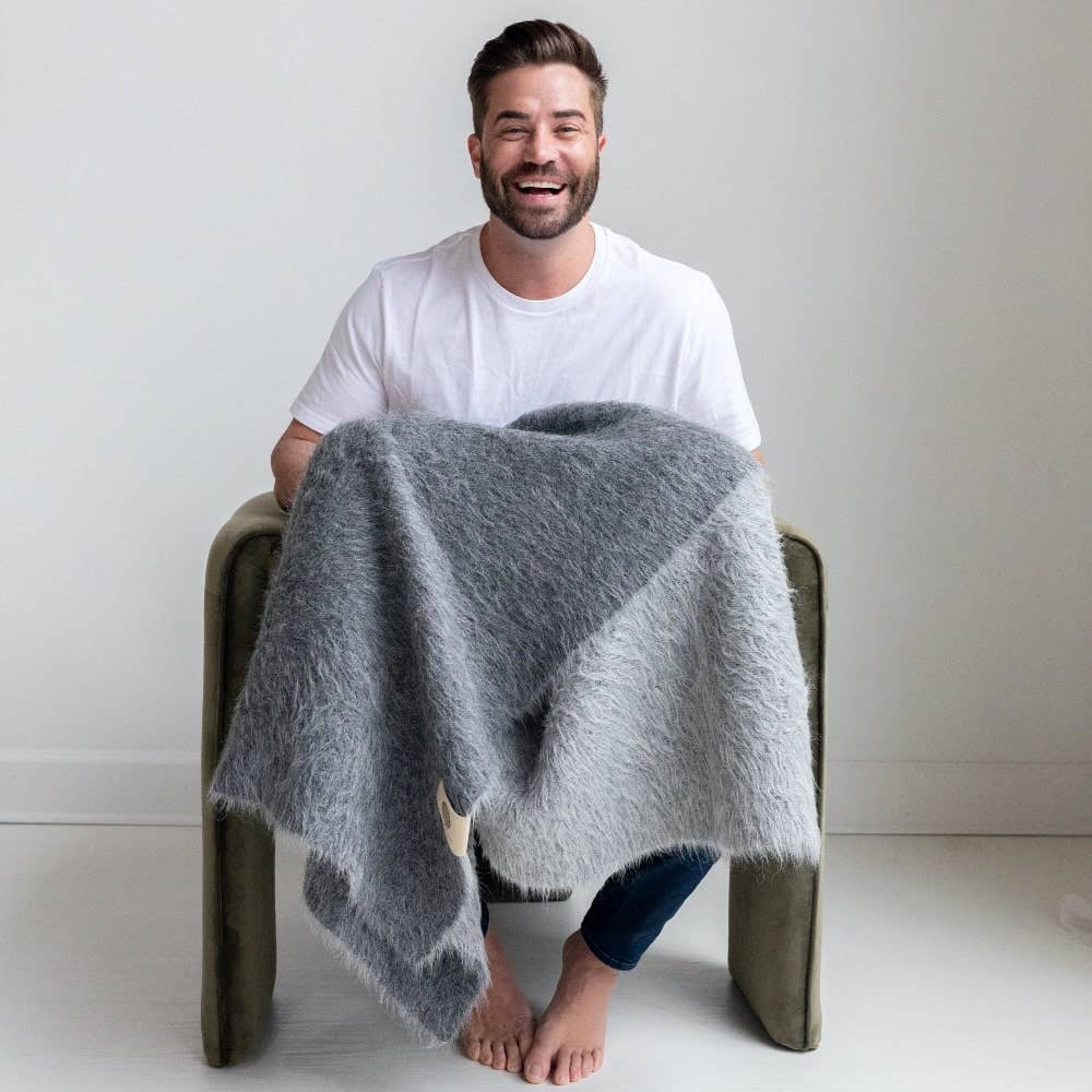 BIG LOViE - Wholesale Throw Blanket - Suri Collection14
