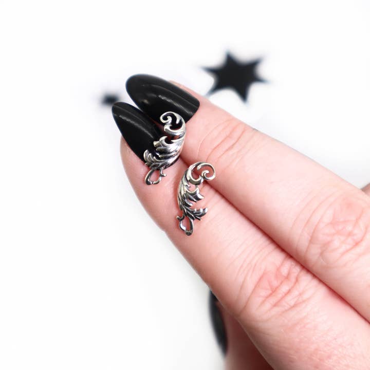 Ornamentøreringe i sterling sølv for engroshandel hos Pour la Rebelle