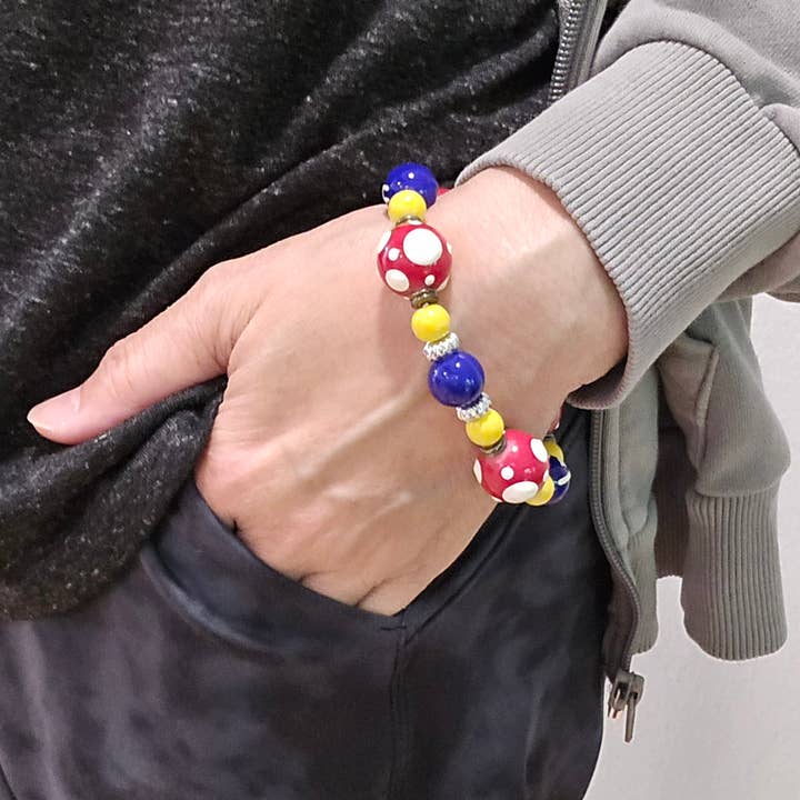 Fiona Accessories - Venta al por mayor Juegos de joyas - Rosie the Riveter Jewelry collar con cuentas pulsera pendientes2