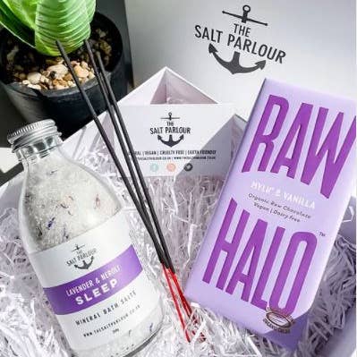 Boîte de bain Sleep pour la vente par The Salt Parlour