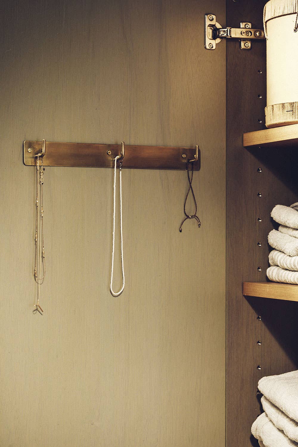 Fog Linen Work - Wholesale Wall Hook - Brass Plate Triple Hook1