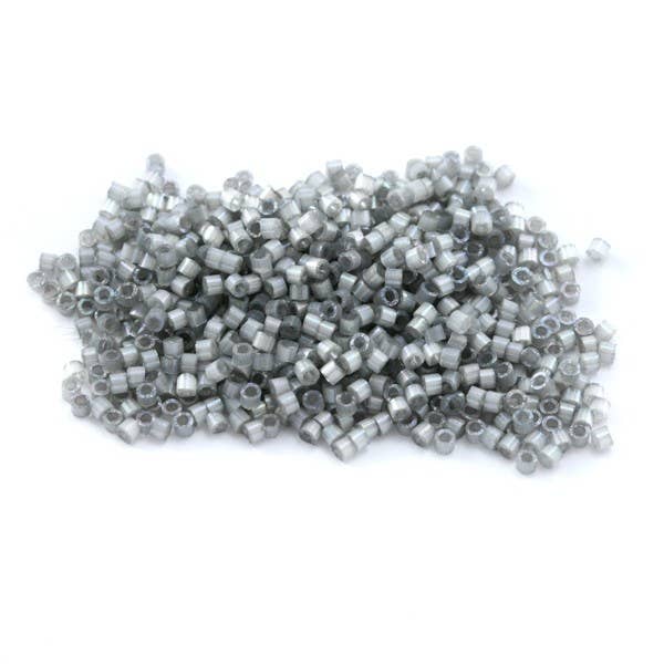 5g Miyuki Delica 11/0 teñido gris humo seda satinado DB-1817 para venta al por mayor de Fais-le toi-même