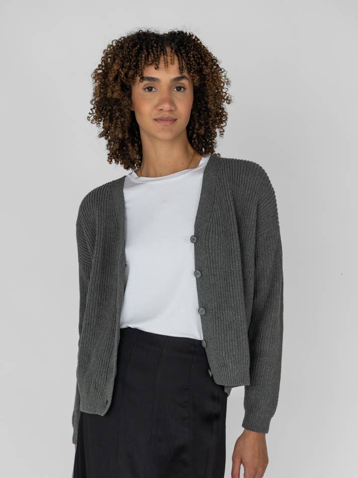 Cardigan corto in cotone biologico 100% I BESTSELLER per la vendita all'ingrosso da parte di STORY OF MINE