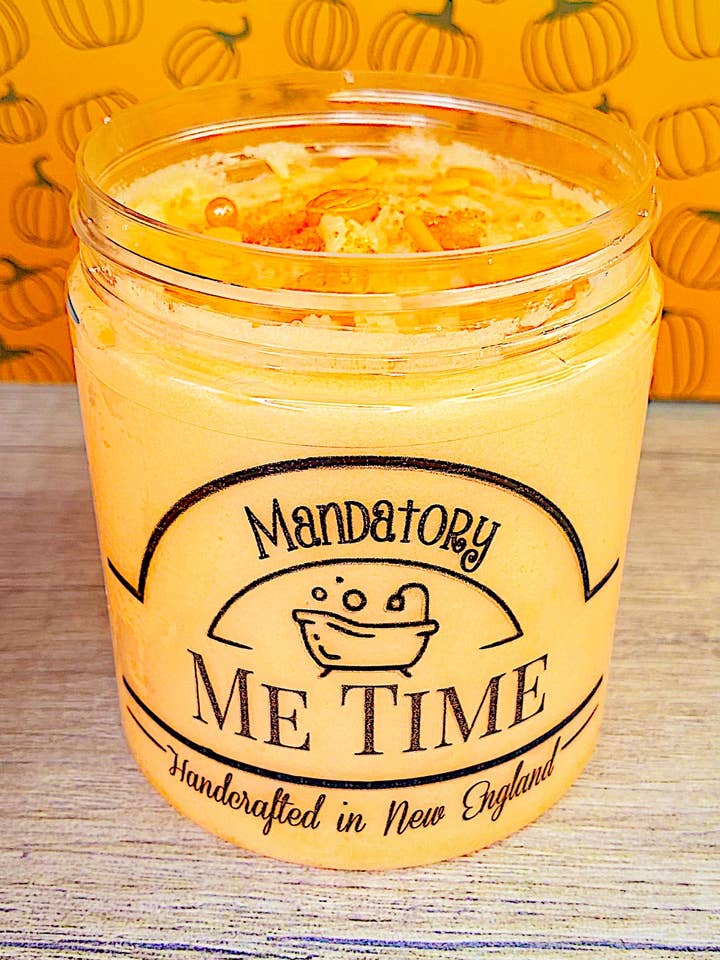Pumpkin Spice Sugar Scrub voor wholesale door Mandatory Me Time