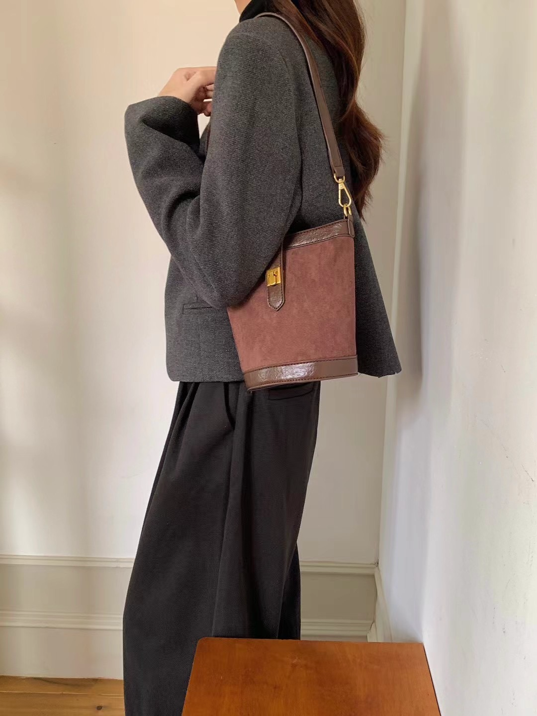 Pretty Persuasions - Wholesale Shoulder Bag - Women's - P25069 Suede-Like Microfiber Leather Shoulder/Crossbody Bag0