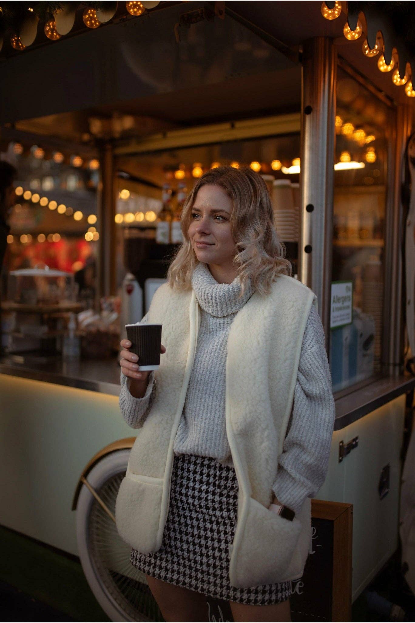 ONAIE - Wholesale Outerwear Vest - Women's - Milk Wool Gilet2