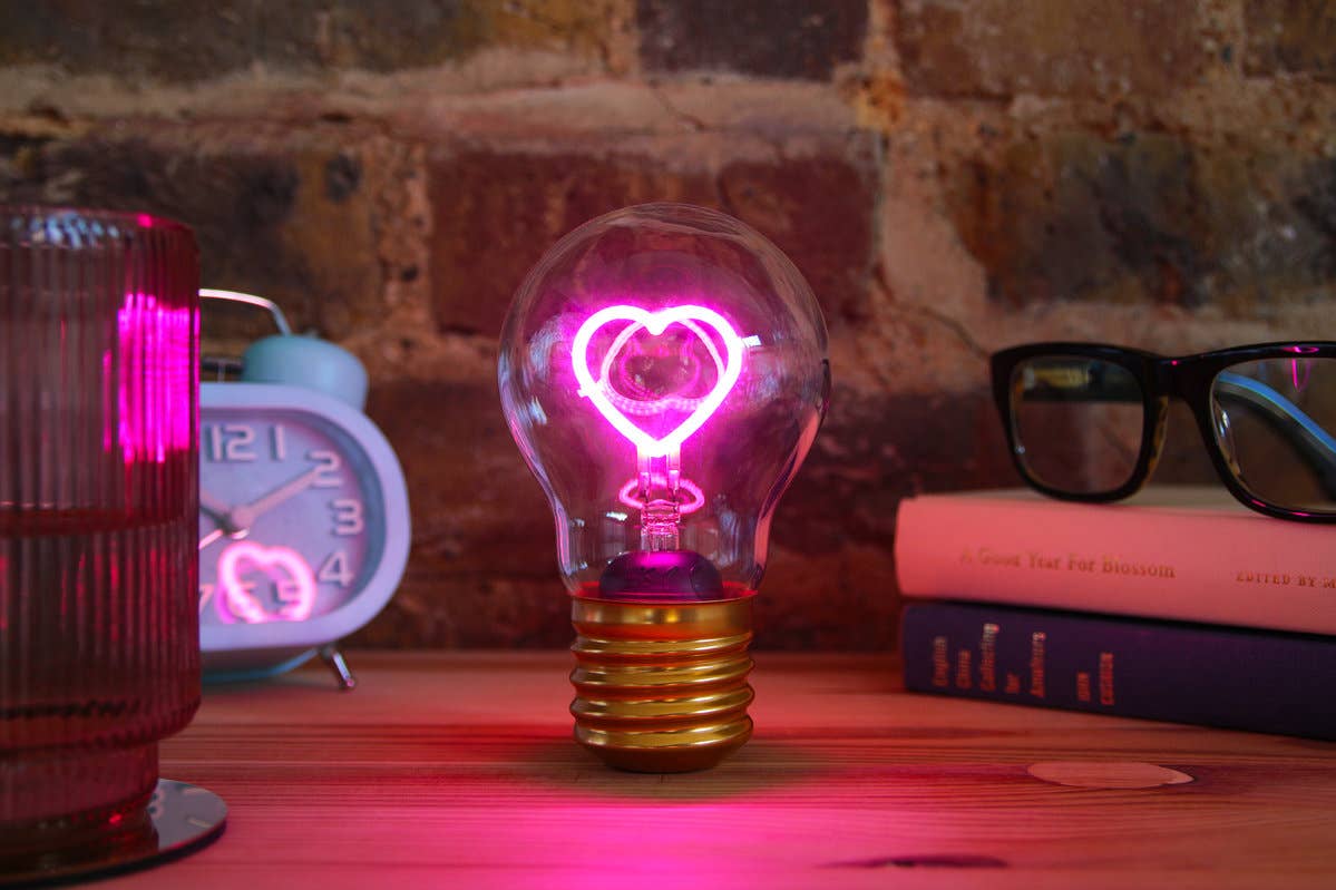 SUCK UK Ltd - USA - Wholesale Accent/Desk Lamp - Magic Cordless Heart Lightbulb1