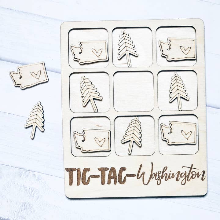 Jeu de tic-tac-toe Washington Pine Tree pour la vente par The Trendy Traveler