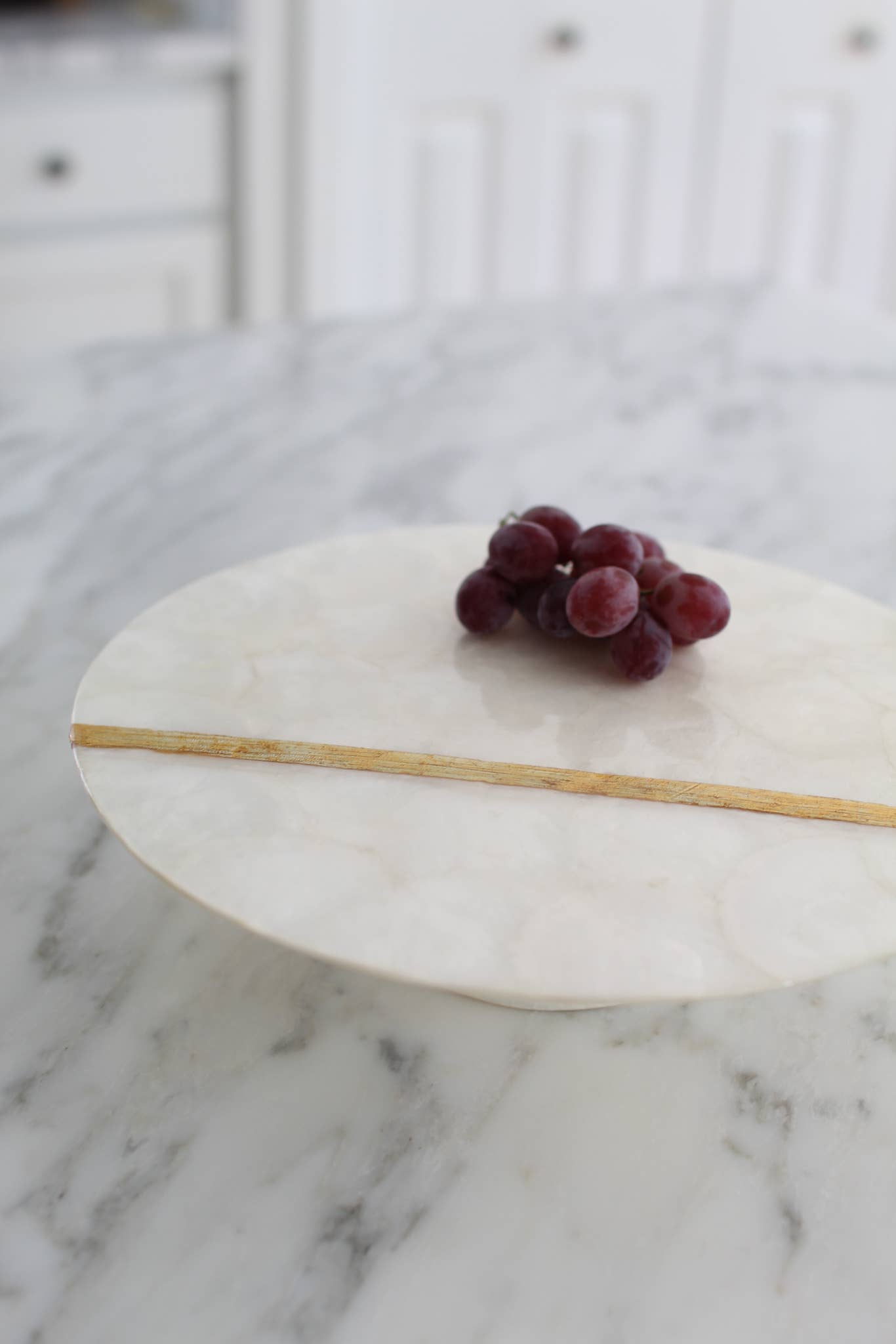 Dekorasyon Gifts  Decor - Wholesale Cake Stand - 12" Capiz Cake Plate w/Gold Line (White/Gold)1