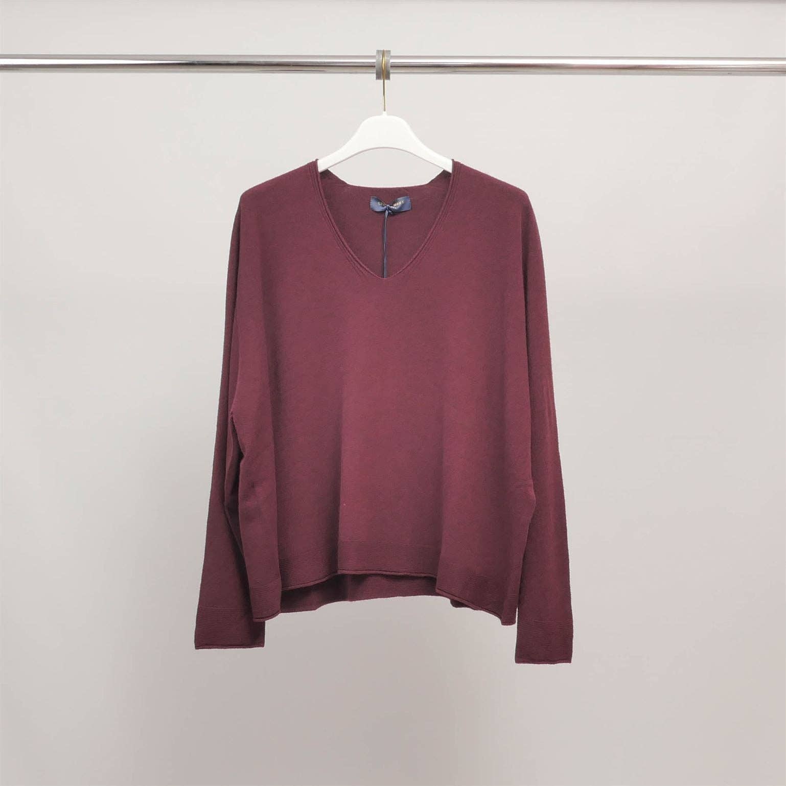 Cecile Wang - Wholesale Knit Sweater - Women's - Soft and fluid V-neck sweater YF5209086