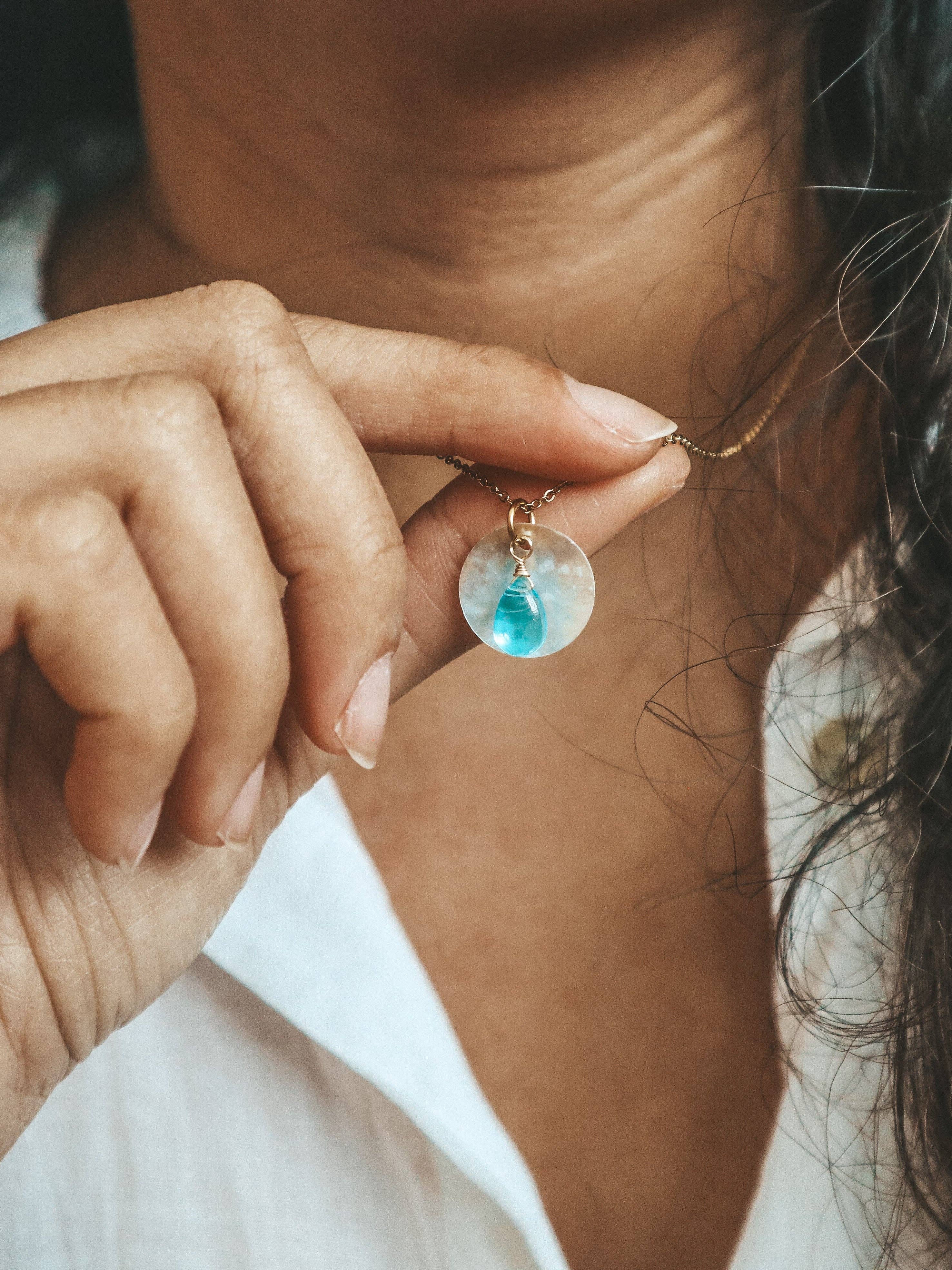 Bali Soul - Wholesale Pendant/Charm Necklace - Ocean Breeze Glass Teardrop Akoya Shell Gold Necklace2