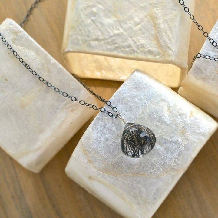 Colar Mar Negro - colar de gema de quartzo turmalinado listrado preto por atacado de Foamy Wader