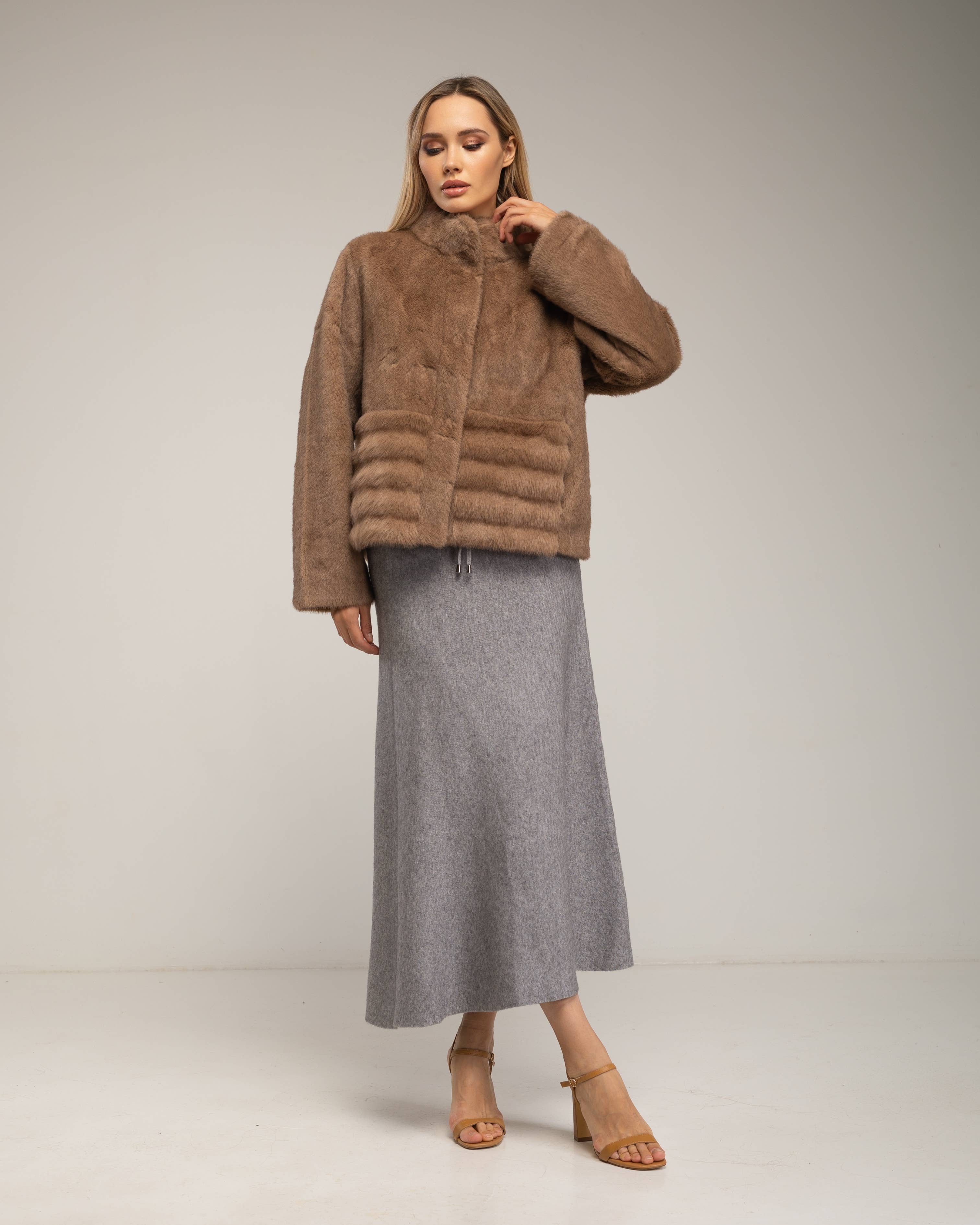 Tantra - Wholesale Coat - Women's - Synthetic fur jacket with clip closure3