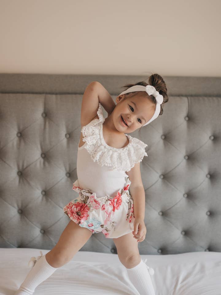 Classical Child - Wholesale Socks - Kids - White Pom Pom Socks11