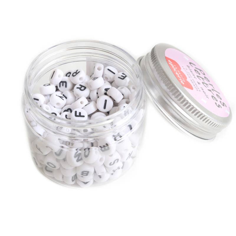La Petite Épicerie – Großhandel Perlen – Buchstabenperlen-Set – Weiß und Schwarz1