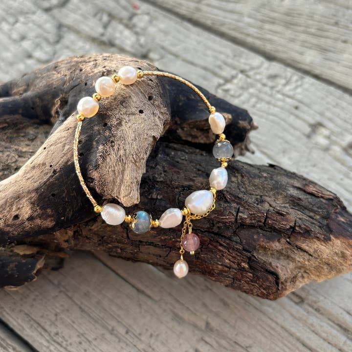 14ct Gold Plated Fresh Water Pearl Moonstone Elastic Bracele for wholesale by Ocean Ripples