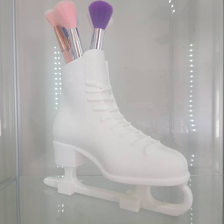 JDCOLFASHION LLC - Wholesale Makeup Brush Set - Ice Skate Makeup Brush Holder -Vanity & Home Decor Makeup Organizer and Brush Holder