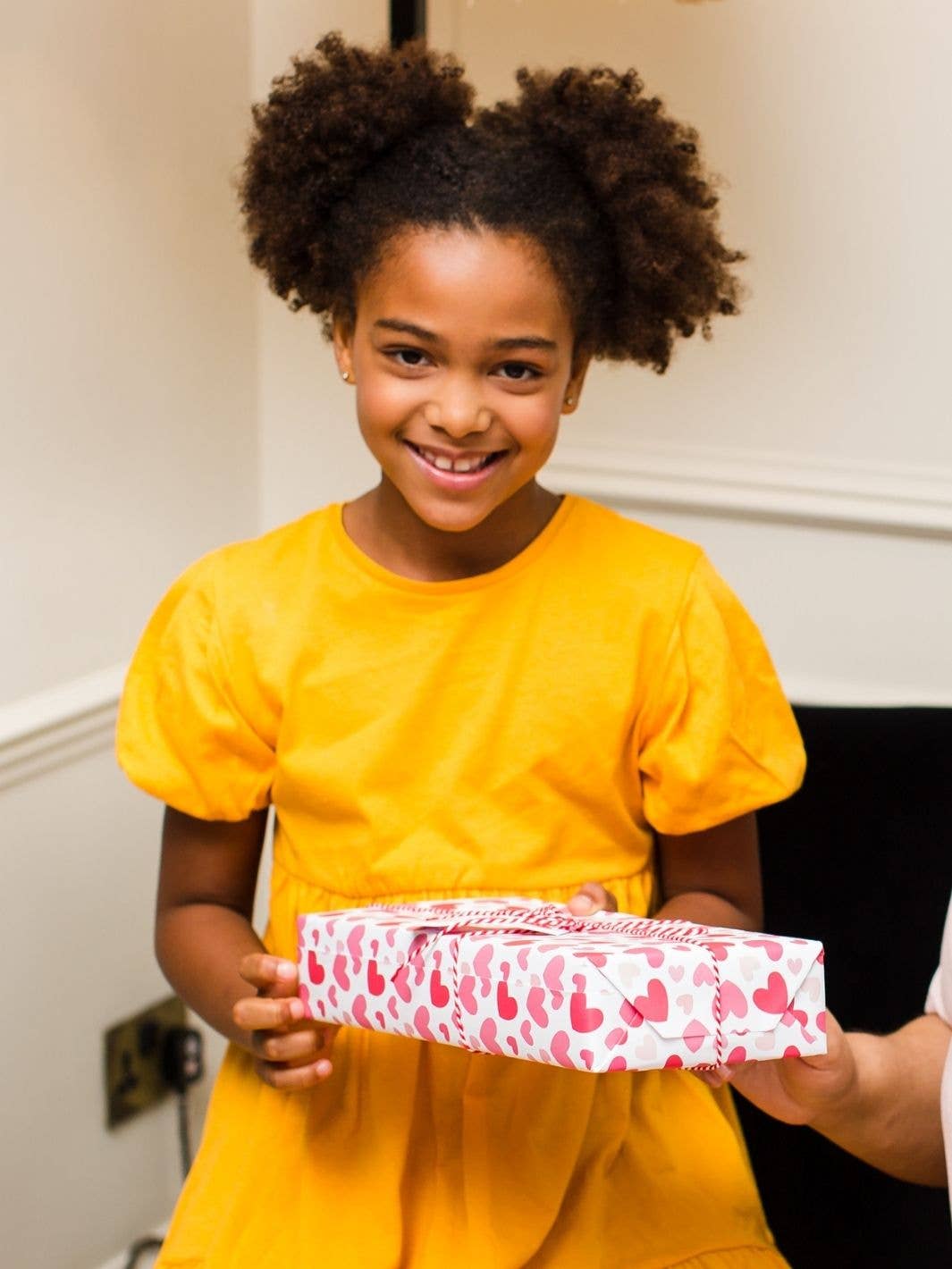 Curlicue – wholesale Flat wrap – Hearts wrapping paper - sustainable and eco-friendly5