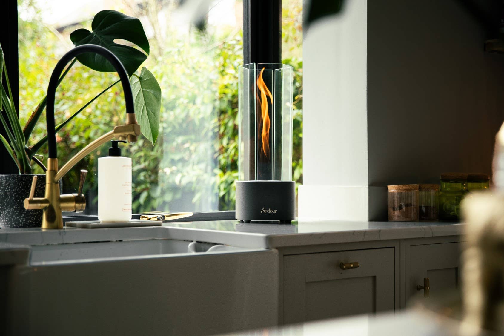 Neon Kactus - Wholesale Decorative Tabletop Object - Ardour Savita - Indoor & Outdoor Tabletop Fire Pit - (Black)4