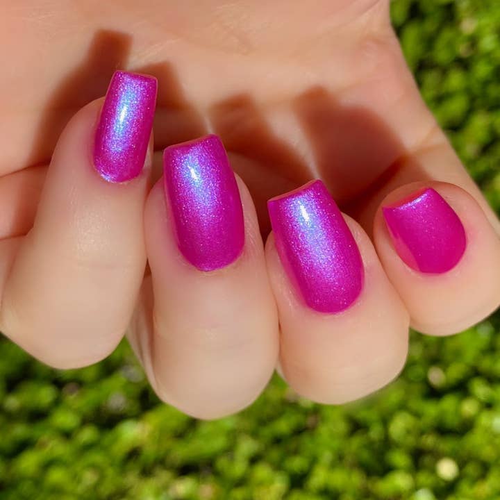 NOUVEAU - Hottie Tottie - Vernis à ongles à couleur changeante pour la vente par Polish Me Silly