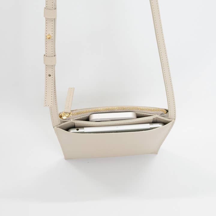 Unofuku - Wholesale Shoulder Bag - Women's - re:credo Noemi Slim Shoulder Bag (Beige)1