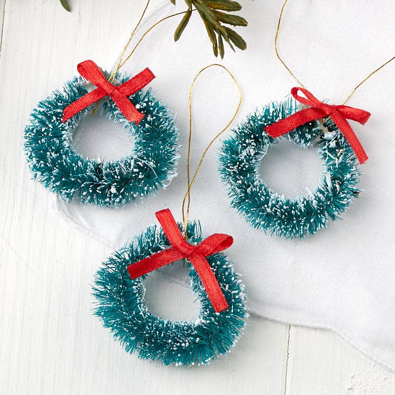 Factory Direct Craft - Wholesale Artificial Christmas Tree - 1-1/2" Miniature Green Sisal Wreaths (Pack of 3)0
