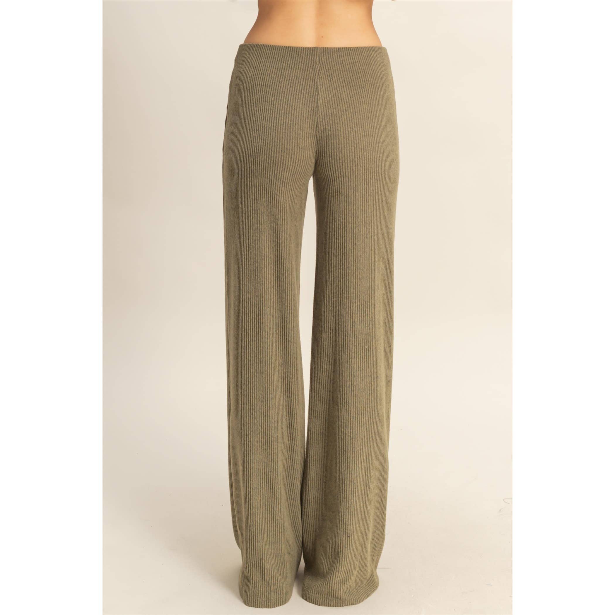 HYFVE – Großhandel Hose – Damen – Essentielle Strick-Schlaghose10