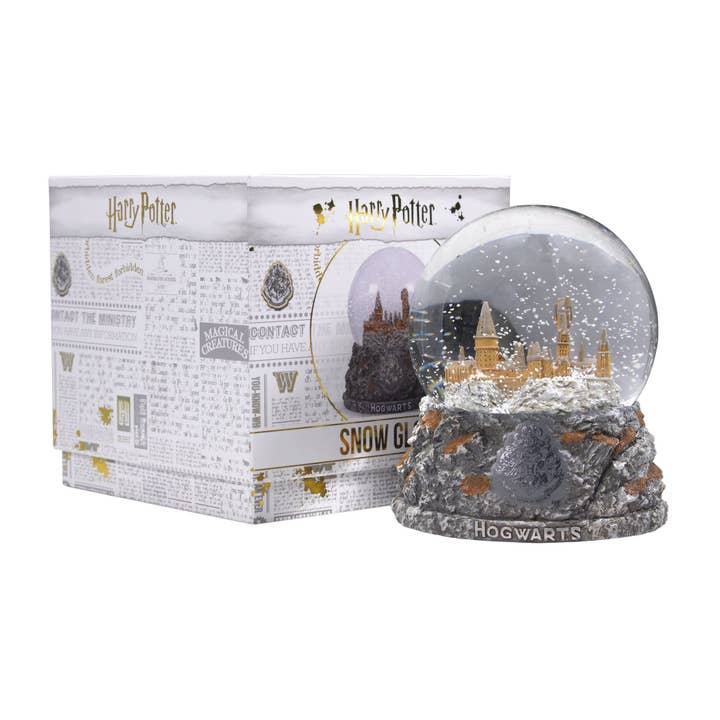 Half Moon Bay – wholesale Snow globe – Snow Globe Boxed (100mm) - Harry Potter (Hogwarts Castle)4
